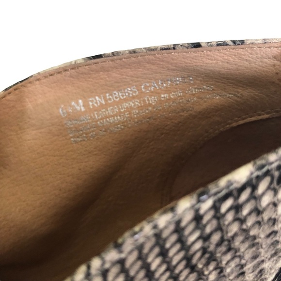 HALOGEN Snake-Print Open toe Real Leather peep-toe Heels - Picture 5 of 10